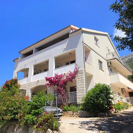 Apartamento - Perna 4541e Kuciste